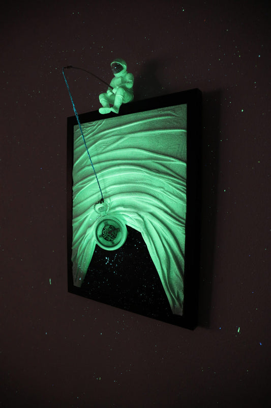 Luminous Astronaut Wall Clock ⏳👨‍🚀 Glow in Dark Time Art